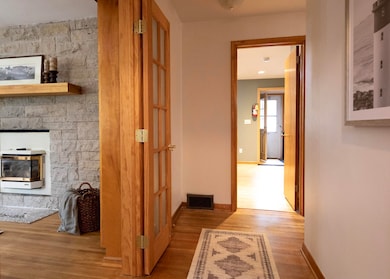 1807 Lakeview Dr, Duluth, MN 55803 - photo 7