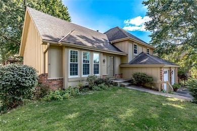 10221 Bradshaw St, Lenexa, KS 66215 - photo 3