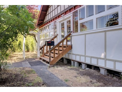 6541 E Burnside St, Portland, OR 97215 - photo 3