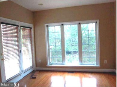 9971 Cyrandall Dr, Oakton, VA 22124 - photo 6