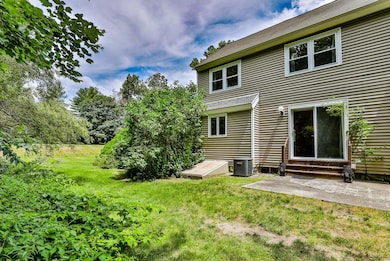 9 Winding Pond Rd, Londonderry, NH 03053 - photo 2