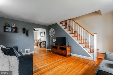 944 Kenwood Rd, Drexel Hill, PA 19026 - photo 2