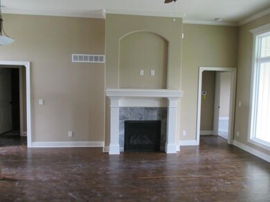 313 Crestview Ct, Raymore, MO 64083 - photo 3