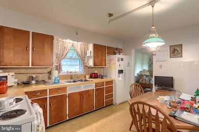 228 S Forge Rd, Palmyra, PA 17078 - photo 6