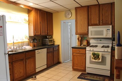 1621 Pine St, Scranton, PA 18510 - photo 2