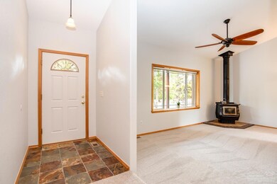 23057 Donna Ln, Bend, OR 97701 - photo 4