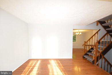 11555 Underoak Ct, Reston, VA 20191 - photo 6