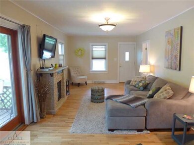 119 W South St, Grand Ledge, MI 48837 - photo 2