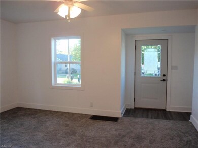 290 E 46th St, Lorain, OH 44052 - photo 2