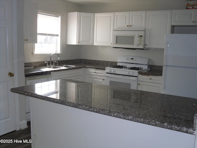 124 Pella Lane granite counter tops
