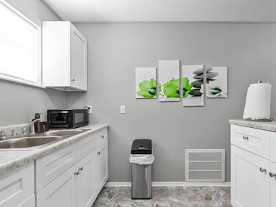 3639 N Macgregor Way unit 27, Houston, TX 77004 - photo 4