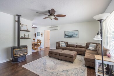 210 Branstetter Ln, Redding, CA 96001 - photo 5