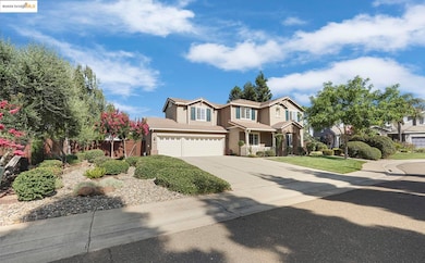 588 Barsetti Ct, Galt, CA 95632 - photo 2