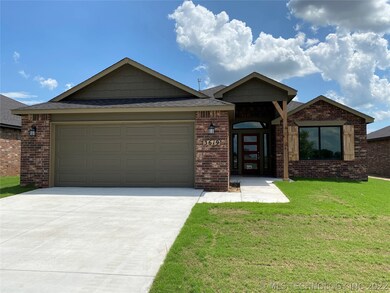 3619 E Cherryhill Ct, Broken Arrow, OK 74014 - photo 3