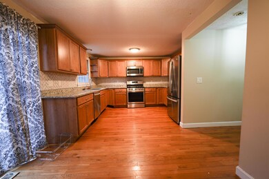 56 Lochmere Ln unit U398, Nashua, NH 03063 - photo 3