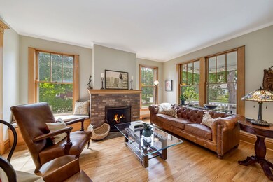 132 S Wright St, Naperville, IL 60540 - photo 7