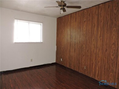 2211 Dahlia Cir, Toledo, OH 43611 - photo 7