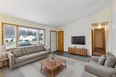 4248 Laurel Rd, Lorain, OH 44055 - photo 2