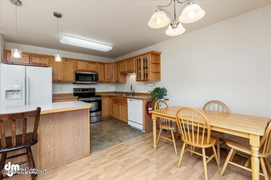 07-Dining Room 20220412-DW-3173