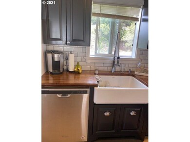 240 E Main St, Canyon City, OR 97820 - photo 6