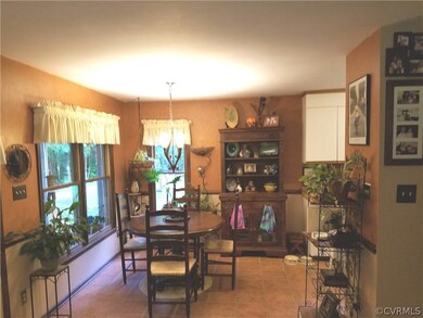 7113 W Quaker Rd, Disputanta, VA 23842 - photo 5