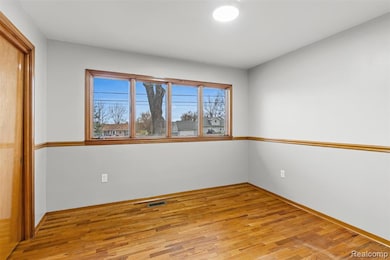 6079 Lennon Rd, Swartz Creek, MI 48473 - photo 7