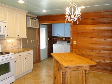 Kitchen. Kitchen and Breakfast Area