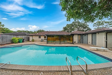 9022 Quebec Dr, Houston, TX 77096 - photo 3