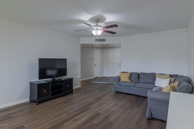 910 E Watson Dr (16).jpg-SMALL