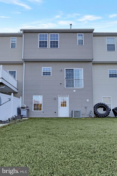 10340 Bridle Ct, Hagerstown, MD 21740 - photo 2