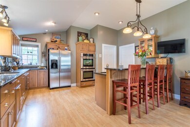 64 Locke Rd, Hampton, NH 03842 - photo 3