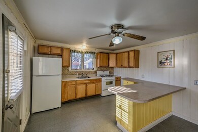 77 Locust St, Holyoke, MA 01040 - photo 5