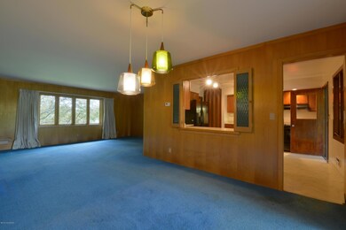 715FairhillDr011