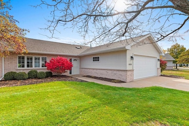 1638 Twin Lakes Cir unit 1638, Green Bay, WI 54311 - photo 6