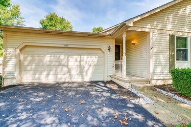 978 Green Trails Ct-large-003-003-Exteri