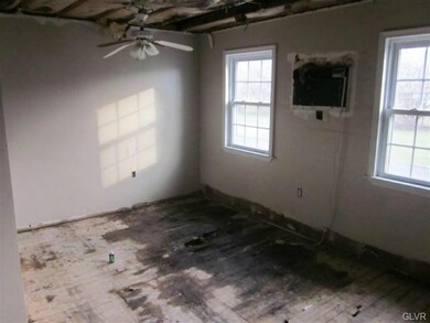 631 Dixon St, Allentown, PA 18103 - photo 3