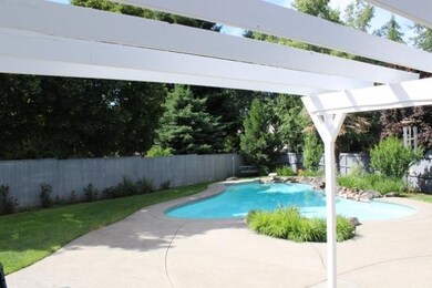 2462 Greenfield Ct, Medford, OR 97504 - photo 3