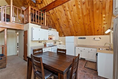 1192 Evergreen Ln, Lake Arrowhead, CA 92352 - photo 7