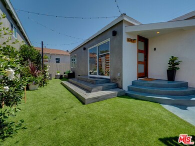 5747 Smiley yard