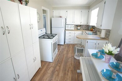 2046 Talbot St, Toledo, OH 43613 - photo 3