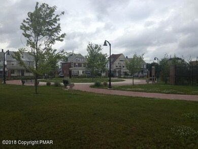 633 Mckinley St unit 201, Hazleton, PA 18201 - photo 3