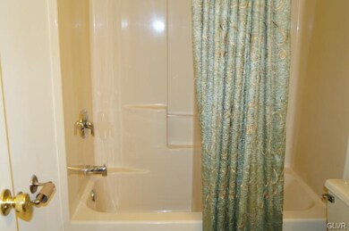 2428 Pine St, Whitehall, PA 18052 - photo 7