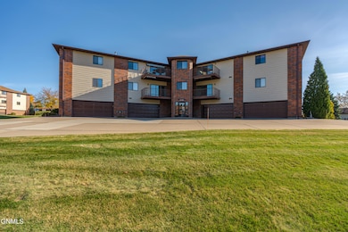 3305 Montreal St unit 202, Bismarck, ND 58503 - photo 2