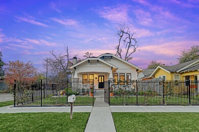 951 Woodland St, Houston, TX 77009 - photo 3