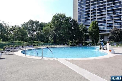 Horizon House unit 2002, Fort Lee, NJ 07024 - photo 4