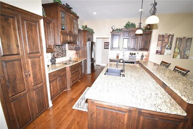 1024 SW Drake Cir, Lees Summit, MO 64082 - photo 4