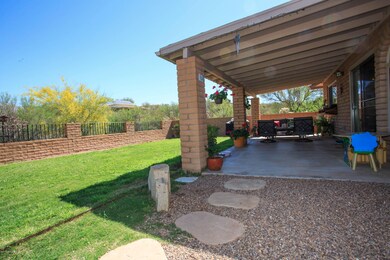 Cover patio ( Photo by KC Creative Desig