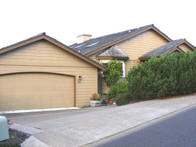 Garage & Driveway