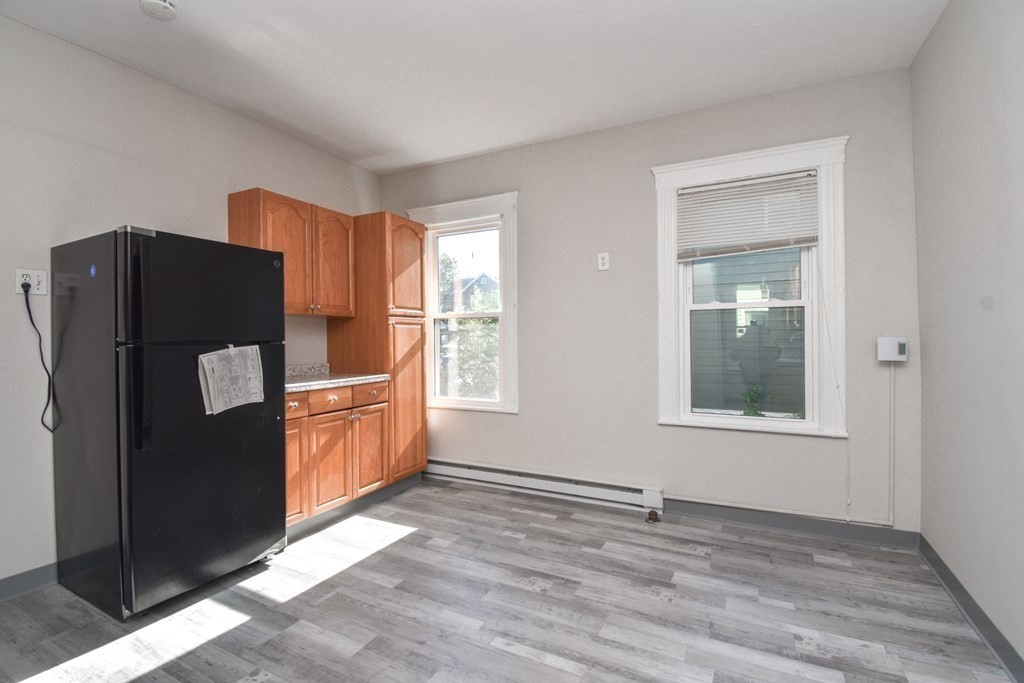 215 Oak Grove Ave, Springfield, MA 01109 - photo 7