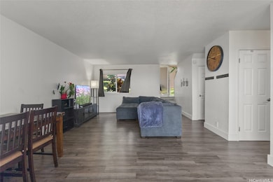 Living area, large enough for everyone.